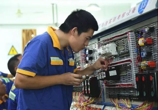 https://mmbiz.qpic.cn/mmbiz_jpg/IVV0N5rkebaic4LjlCP1lrpiaYqfEDV6nhtmN2TTev3Z1fV9YgSynFMXaFQDCCf2SnRRAdxcB63RB5jV39S26gJg/640?wx_fmt=jpeg&wxfrom=5&wx_lazy=1